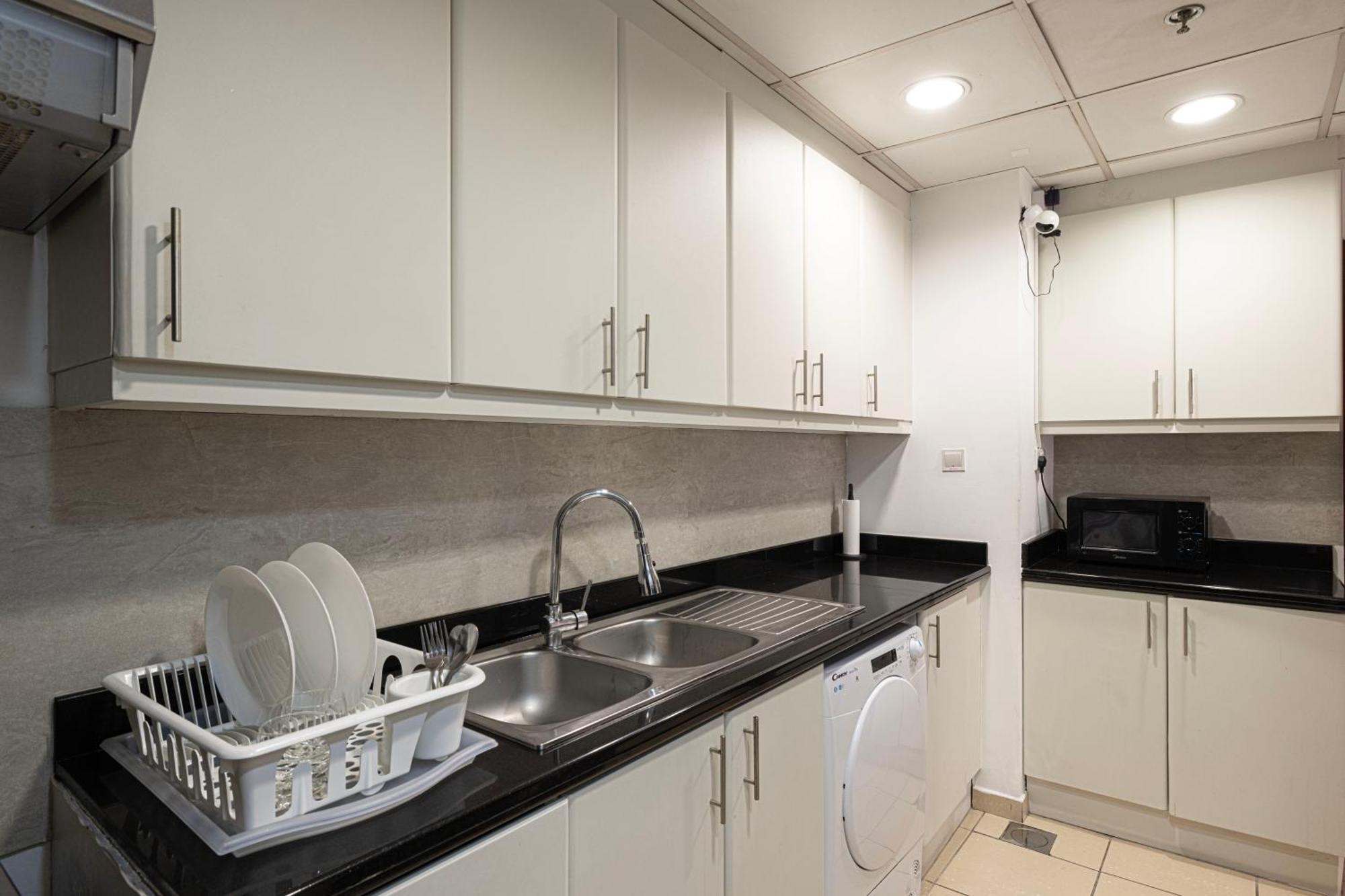 Moonlight Hostel Jbr - 2Min Walk To Jbr Beach - Gym - 2Min Metro Station - Poll 迪拜 外观 照片